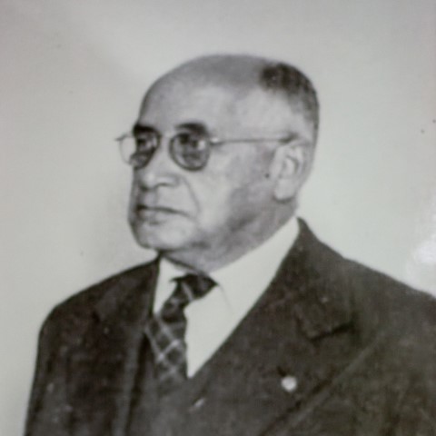  ESC. VICENTE RICARDO MOLOUNY