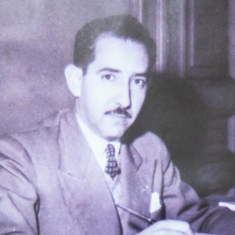 ESC. ALFREDO LUIS BENITEZ