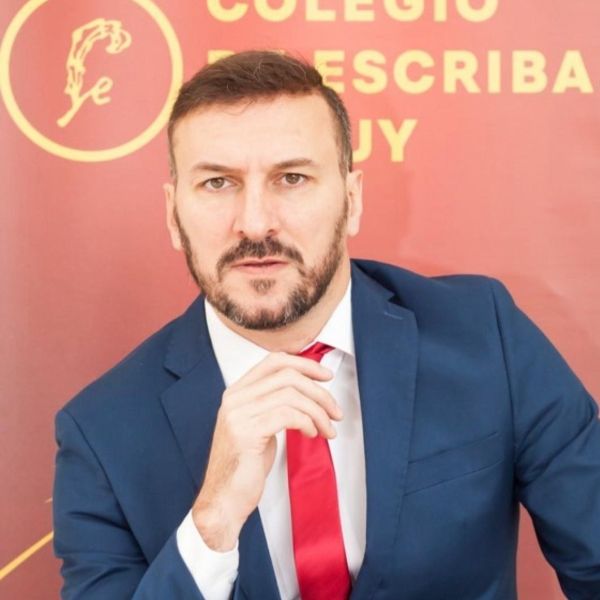 ESC. PABLO ESTEBAN<br>SARAVIA PEREZ